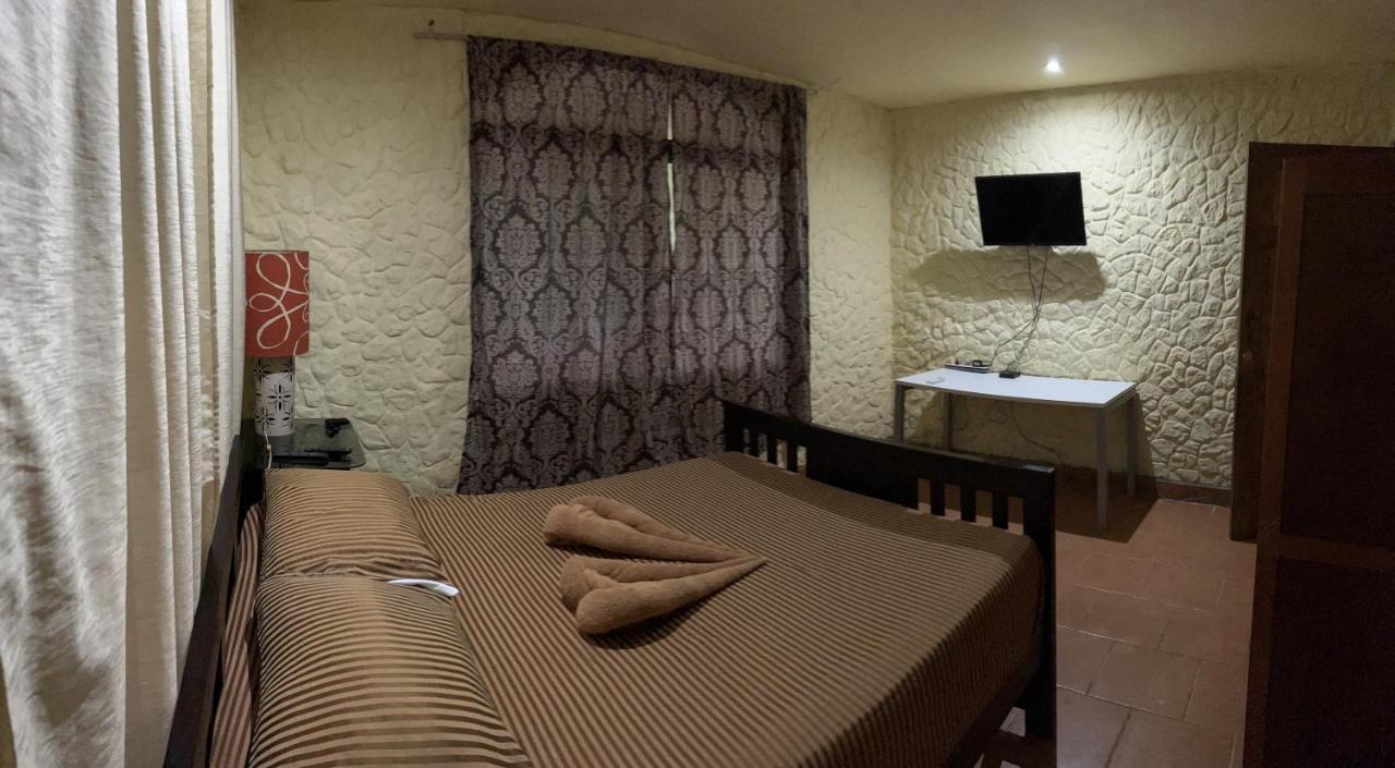 Casa Encantada Offers You Two-Bedroom House, 1 Tiny Apartment & 3 Double Rooms Manuel Antonio Zewnętrze zdjęcie