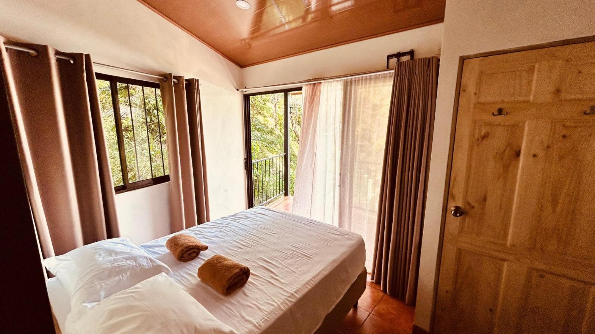 Casa Encantada Offers You Two-Bedroom House, 1 Tiny Apartment & 3 Double Rooms Manuel Antonio Zewnętrze zdjęcie