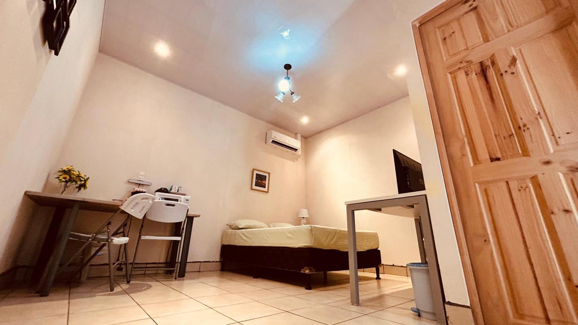 Casa Encantada Offers You Two-Bedroom House, 1 Tiny Apartment & 3 Double Rooms Manuel Antonio Zewnętrze zdjęcie
