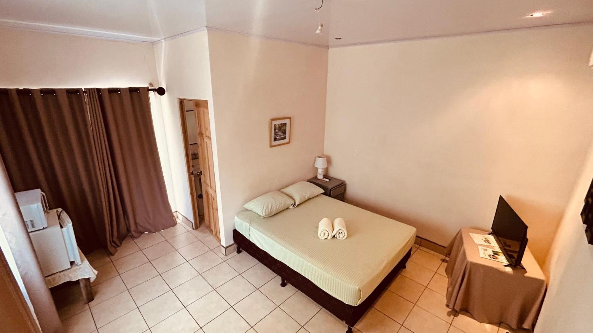 Casa Encantada Offers You Two-Bedroom House, 1 Tiny Apartment & 3 Double Rooms Manuel Antonio Zewnętrze zdjęcie