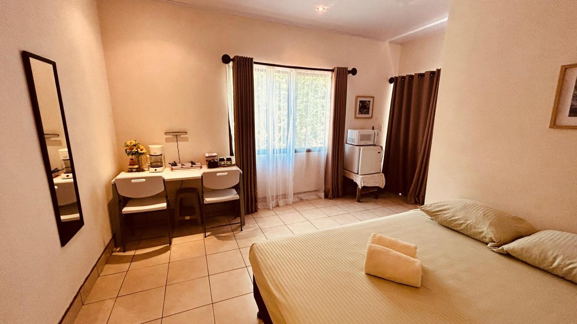 Casa Encantada Offers You Two-Bedroom House, 1 Tiny Apartment & 3 Double Rooms Manuel Antonio Zewnętrze zdjęcie